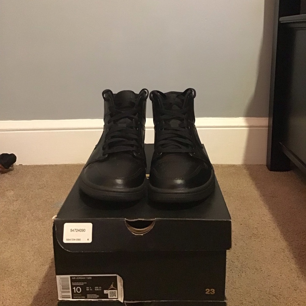 Air Jordan 1 Mid